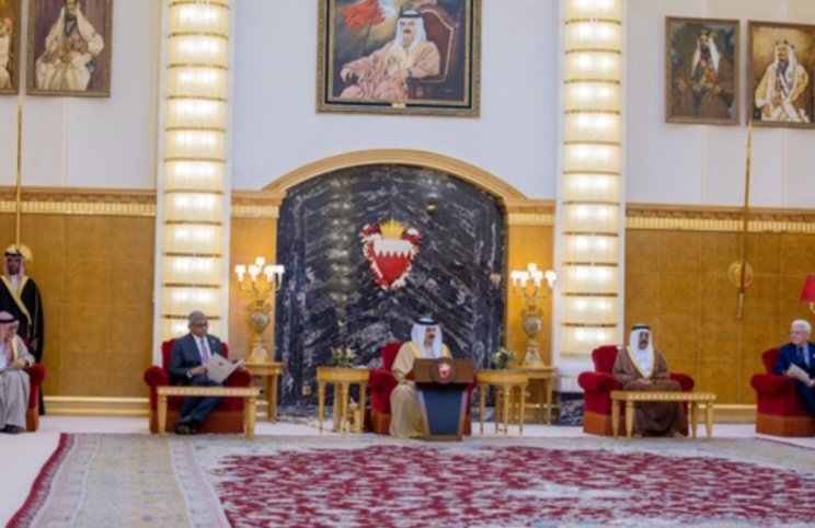 حدث الأسبوع (الجمعة – 7 نوفمبر 2025): الطّاغية حمد يواصل الأكاذيب.. «منتدى للعدالة» في مملكة الفساد ومصّاصي الدّماء