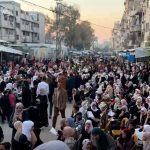 انتصار جديد.. المئات من حفظة القرآن في غزّة يحتفلون وسط الدمار بتخرّجهم