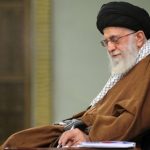 السيّد القائد الخامنئيّ: الهجوم العنيف للجيش الأمريكيّ انهزم في المنطقة أمام ابتكار شباب إيران وشجاعتهم 