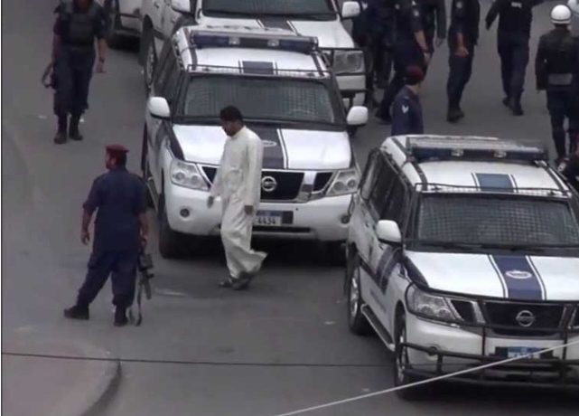 أجهزة النظام تقتحم احتفالًا بمولد السيّدة الزهراء (ع) في سماهيج وتزيل اليافطات