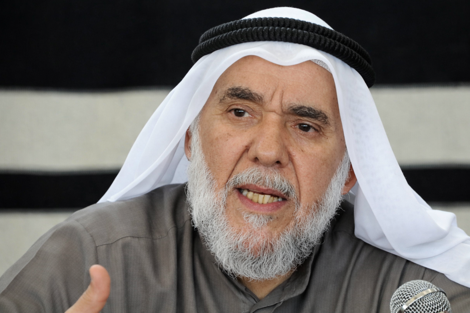 بيان: الرمز مشيمع يتعرّض لجريمة قتل موصوفة وشعبنا الأبيّ لن يقف مكتوف الأيدي