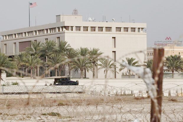 الطاغية حمد يتسلّم أوراق اعتماد السّفيرة الأمريكيّة «ستيفاني هاليت»