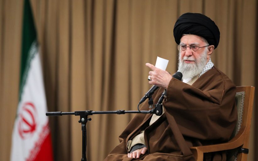 السيّد القائد الخامنئيّ يدعو الإيرانيّين إلى الثبات والتوحّد لتخييب آمال العدوّ