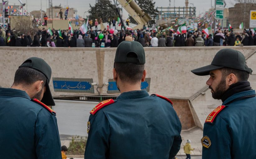 إعلام غربيّ: أمريكا تُجلي المئات من جنودها من قواعدها العسكريّة في الخليج تحسّبًا لردّ إيرانيّ