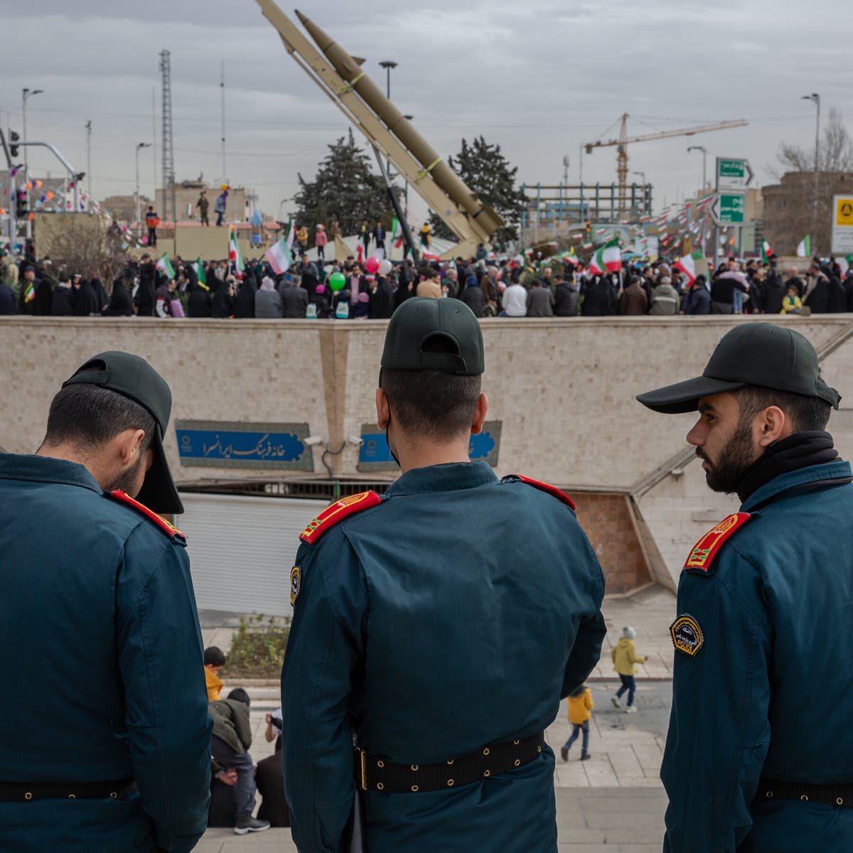 إعلام غربيّ: أمريكا تُجلي المئات من جنودها من قواعدها العسكريّة في الخليج تحسّبًا لردّ إيرانيّ