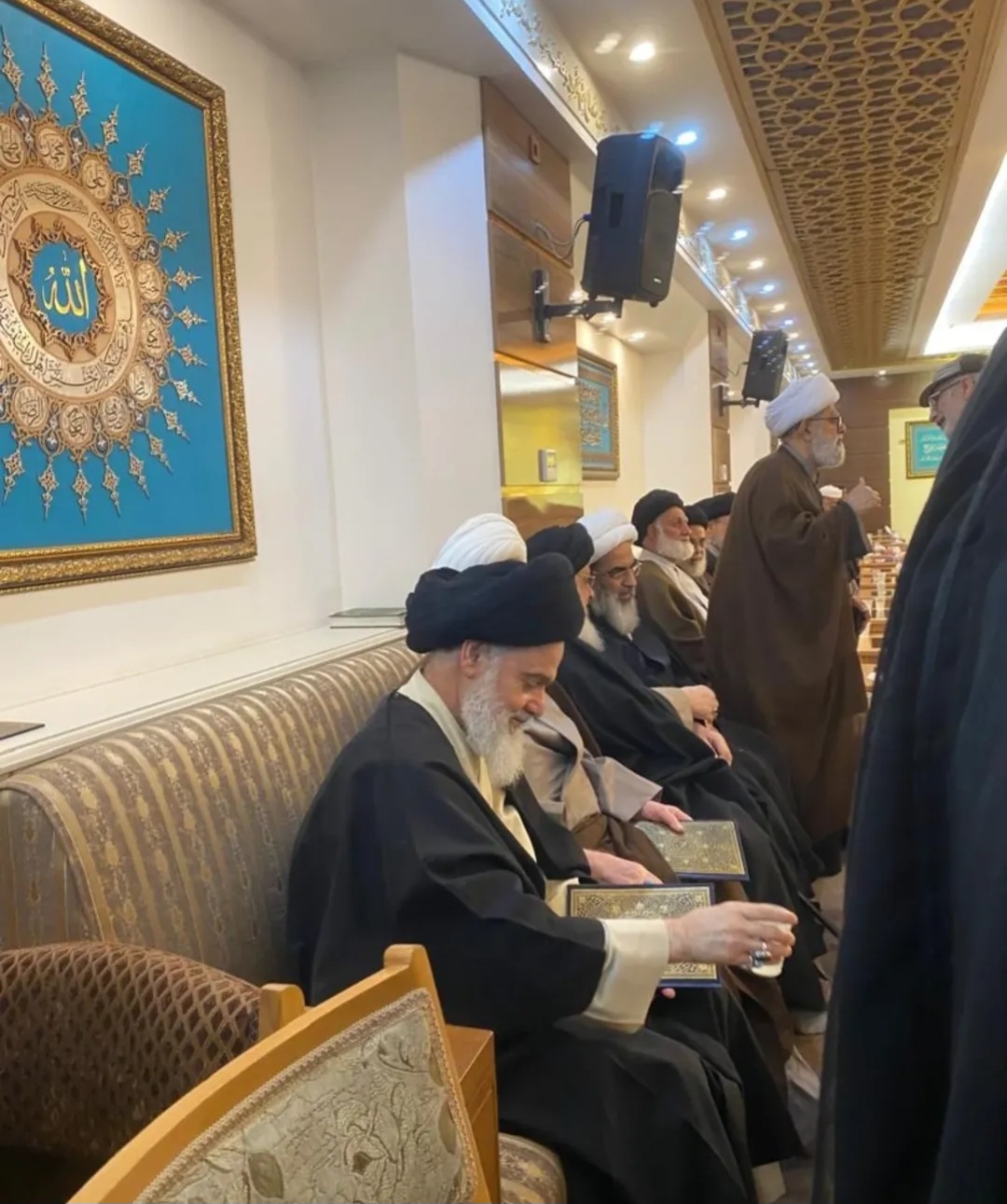 وفد من ائتلاف 14 فبراير يشارك في الحفل التأبينيّ لـ«السيد علي السيد ناصر السلمان»