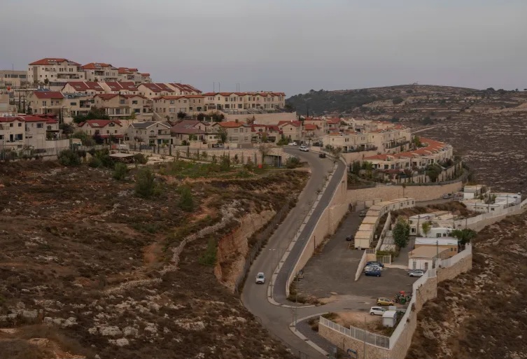 حماس والجهاد تندّدان بتقديم خدمات أمريكيّة داخل مستوطنة إفرات وتعدّانه تمهيدًا لضمّ الضفّة