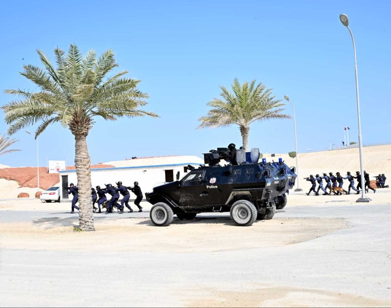 وزير الداخليّة الخليفيّة: التحدّيات «الأمنيّة» تتطلّب فكرًا تدريبيًّا وجاهزيّة أمنيّة