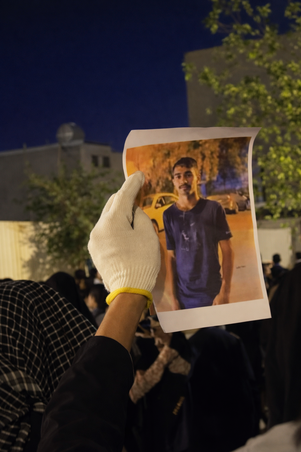 غضب شعبيّ واسع بعد الاعتداء على معتقلين صغار السنّ في سجن جوّ