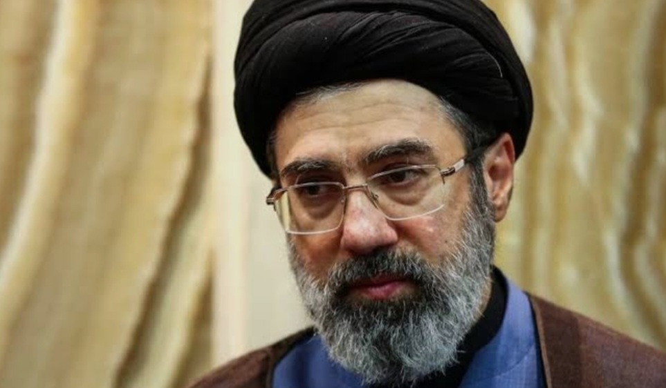 الشعب الإيرانيّ يبايع «آية الله مجتبى الخامنئي» قائدًا للثورة الإسلاميّة