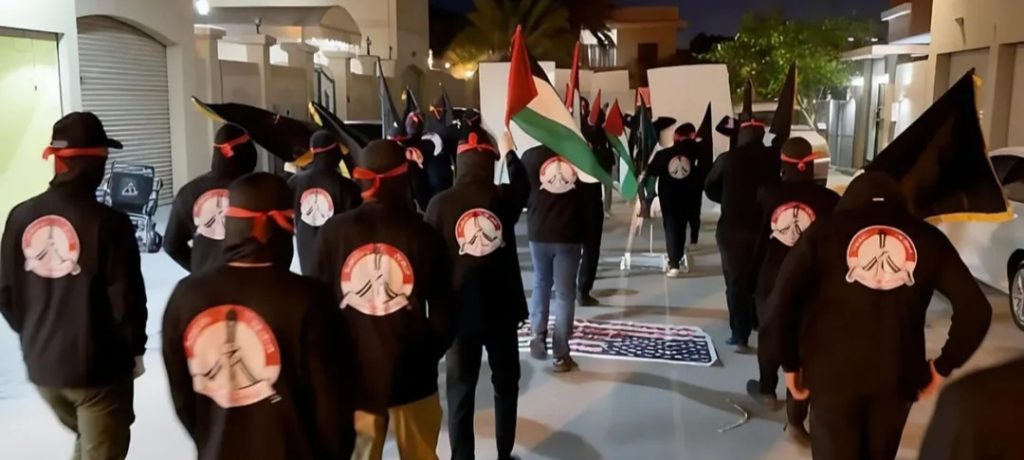 استعراض ثوريّ لشباب البحرين في «يوم القدس العالميّ»