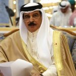 الموقف الأسبوعيّ: مسرحيّات الطاغية حمد وترهيبه الشعب لن تُخفي خيانته العظمى واستحقاقه عقوبة العمالة للمعتدين الفاسدين