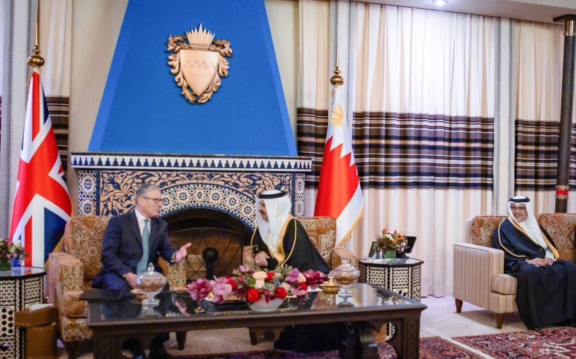 مقال: هل تسحب أمريكا البساط من تحت قدمي النظام الخليفيّ؟