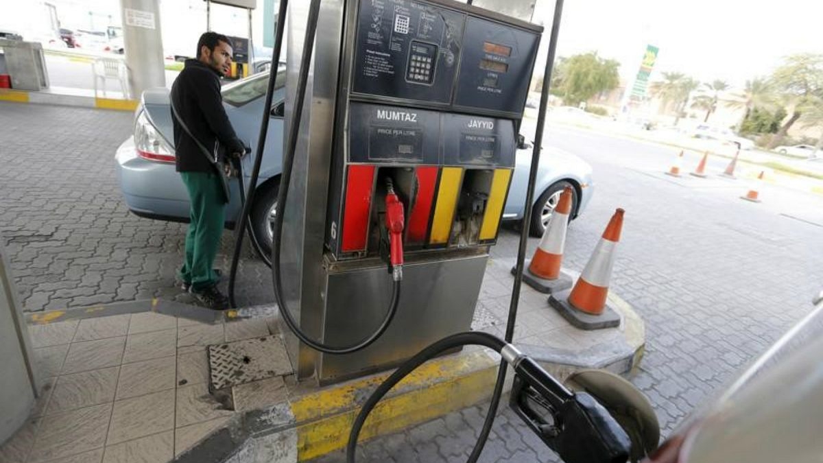 النظام الخليفيّ يخطّط لرفع أسعار البترول رغم الضائقة الاقتصاديّة التي تخنق المواطنين