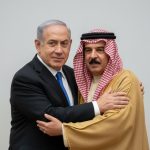 الموقف الأسبوعيّ: انكشاف الخيانة العظمى للطاغية حمد تفرض العمل على خيارات جديدة من أجل تحرير البحرين من الاحتلال والقواعد الأجنبيّة