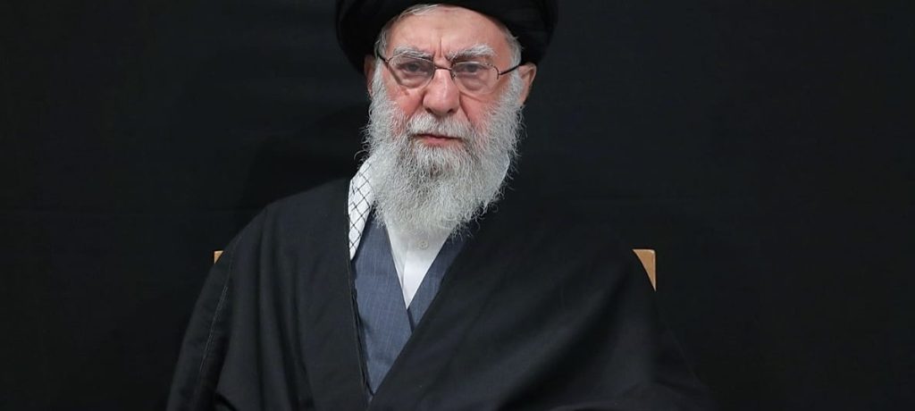 شعب البحرين يحيي ذكرى أربعين «الشهيد السيّد القائد الخامنئي (قدّه)»