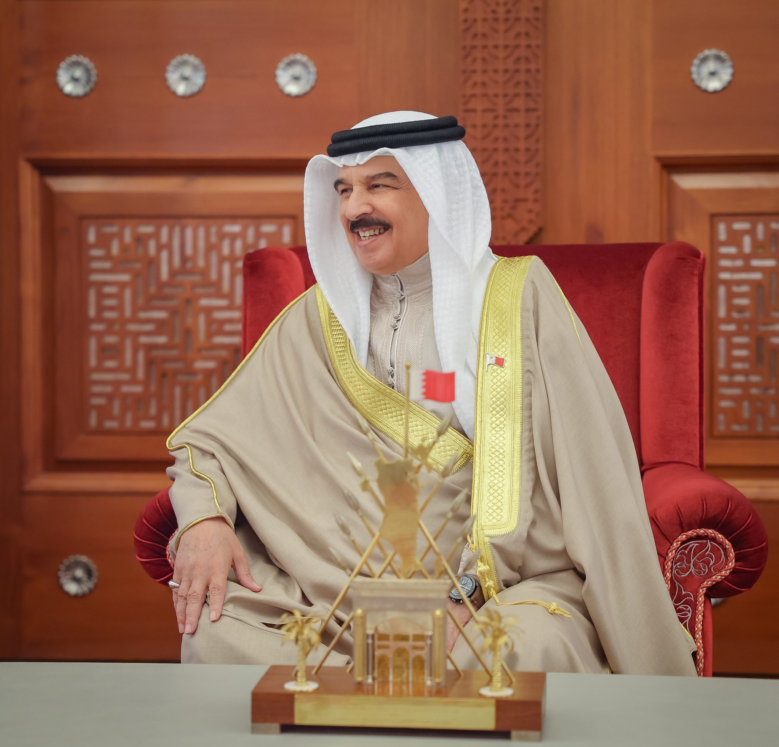 حاكم البحرين يقود «حفلة زار» لتخوين الشيعة..ووزراء ونوّاب يشاركون في التحريض