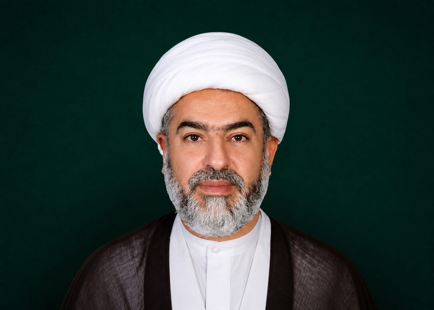 رجل دين يهاجم حاكم البحرين: يهدد الشعب بالتطهير والأحكام العسكرية