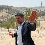 صحف فرنسيّة: الاحتلال يشرعن القتل الميدانيّ ويصعّد الاستيطان في الضفّة الغربيّة