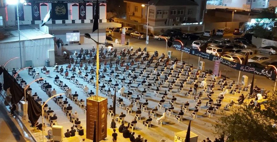 النظام الخليفيّ يدسّ عيونه بين المشاركين في مواكب العزاء ويعتقل العشرات من الشبّان