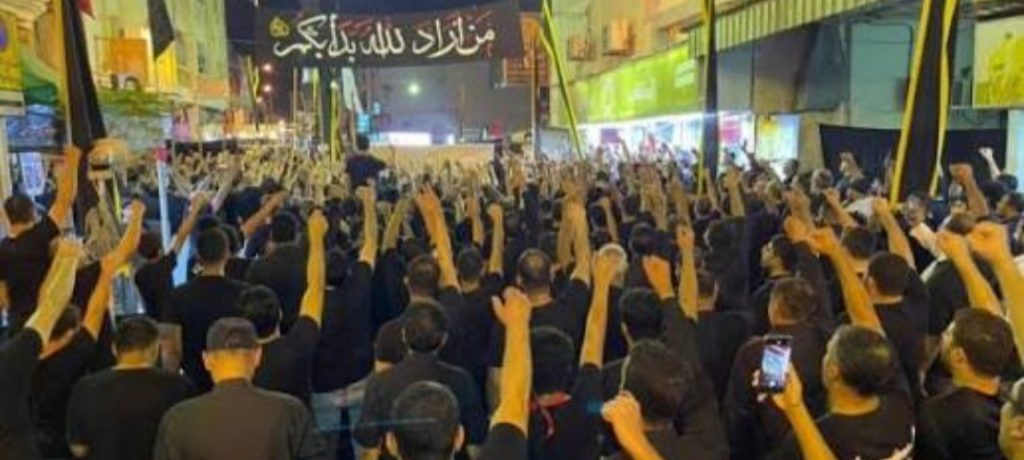 الحشود الحسينيّة تُحيي ليالي عاشوراء بحماسة وتتحدّى عنجهيّة النظام الخليفيّ