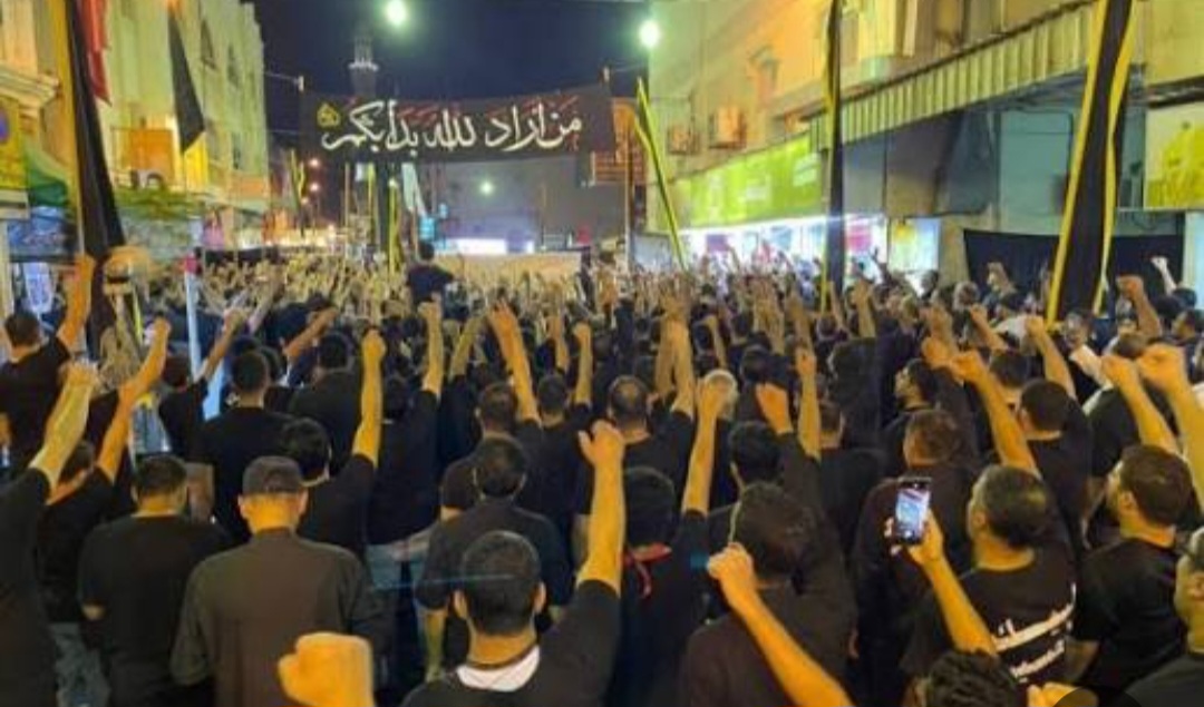 الحشود الحسينيّة تُحيي ليالي عاشوراء بحماسة وتتحدّى عنجهيّة النظام الخليفيّ