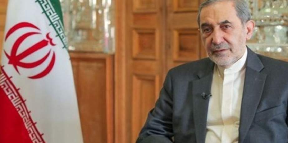 ولايتي» يوجّه انتقادات حادّة للنظام الخليفيّ 