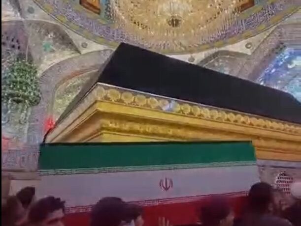 النجف تحتضن مراسم تشييع الإمام السيّد علي الخامنئي وسط حضور عراقيّ وإيرانيّ وعربيّ واسع