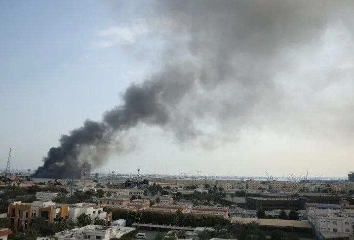 ضمن الردّ على غارات أمريكا.. إيران تستهدف قواعدها في المنطقة والبحرين