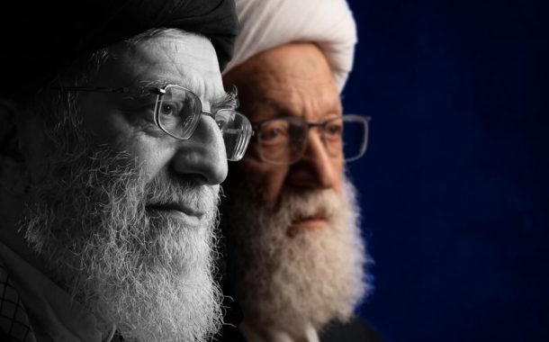 الفقيه القائد قاسم يرثي الإمام الشهيد الخامنئي «قدّه» تزامنًا مع مراسم توديعه