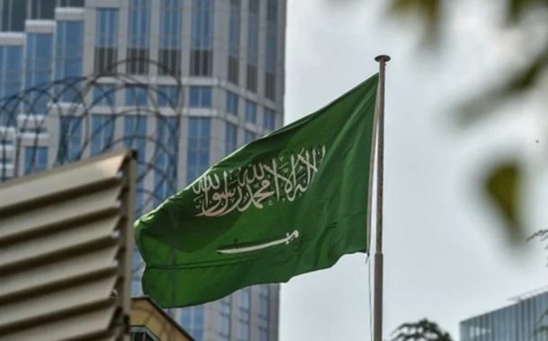 مجلة فورين بوليسي: قصف السعوديّة لمطار صنعاء سوء تقدير ومخاطره تفوق مكاسبه
