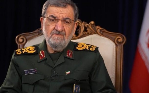 رضائي يحذّر دول المنطقة من الدخول في المغامرات الأمريكيّة
