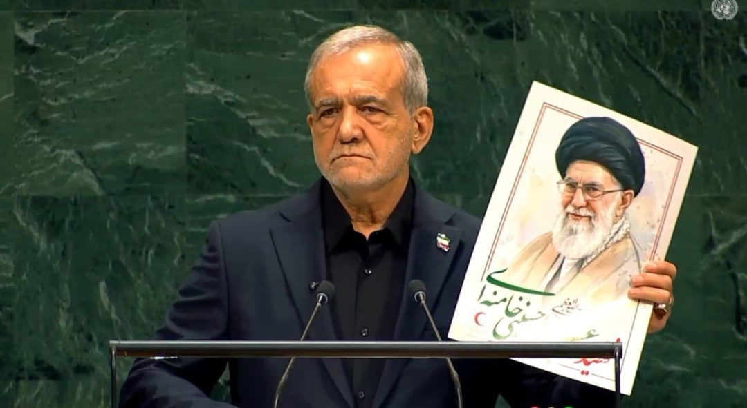 بزشكيان: لن تسمح إيران بنقل الأسلحة والمواد المتفجّرة عبر مضيق هرمز لتدمير الدول 