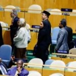 النظام الخليفيّ يدعم حليفه الصهيونيّ بعد انسحاب العديد من الدول أثناء خطاب رئيس وزرائه
