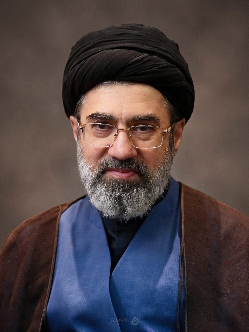 رسالة آية الله السيد مجتبى الخامنئي بمناسبة افتتاح المدارس والجامعات في السنة الدراسية الجديدة